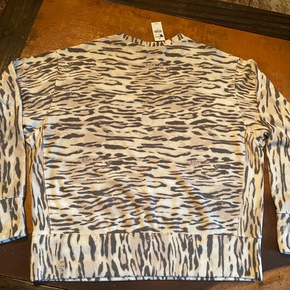 Express Zebra Print Sweatshirt, S

Oversized, Very Soft - Picture 4 of 9